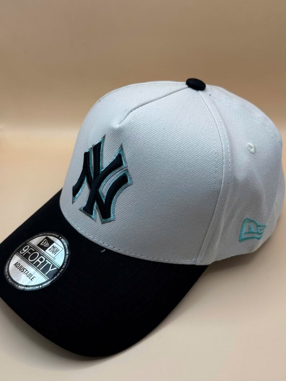 NWT New Era 9FORTY New York Yankees Adjustable Hat - Picture 2 of 5
